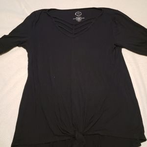 24/7 tee with strappy neckline details